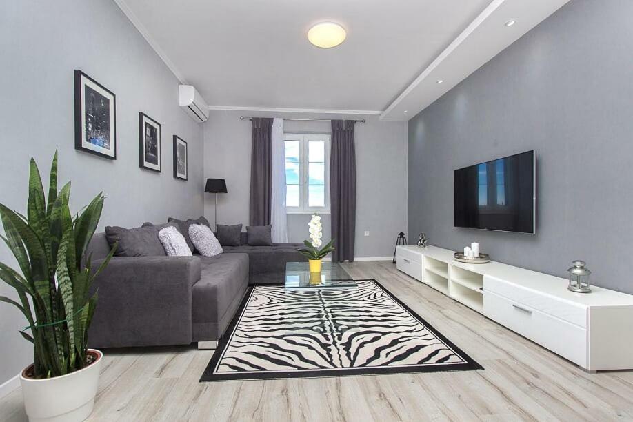 Mandalina Suite ชิเบนิก ภายนอก รูปภาพ